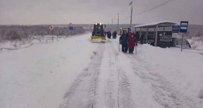 Вчера через КПВВ у Станицы Луганской в одном направлении в среднем проходило 90 человек за один час