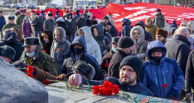 В центре Луганска прошли многочисленные митинги. ФОТО