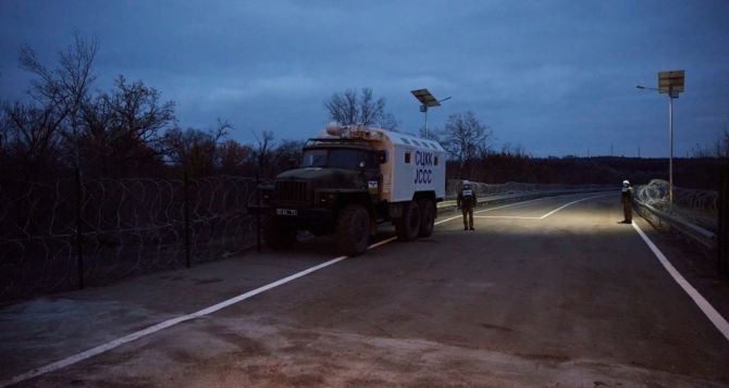 Луганск предложил увязать открытие КПВВ в Золотом с пропуском гуманитарных грузов через КППВ в Счастье