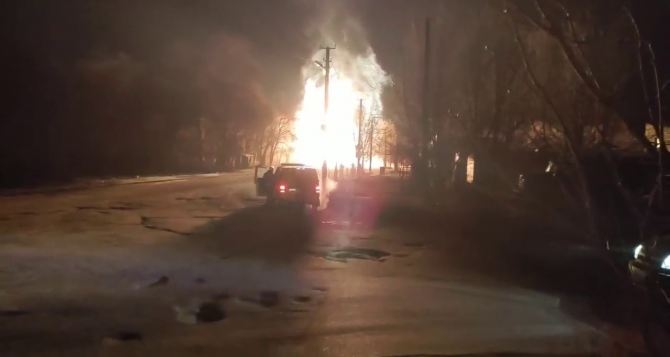 Взрыв и пожар на газопроводе в Луганске может принести городу серьезную проблему