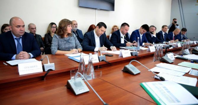 Как выполняют свои предвыборные обещания народные депутаты от Луганской области