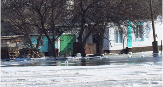 В Донецке затопило жилые дома — прорвало дамбу