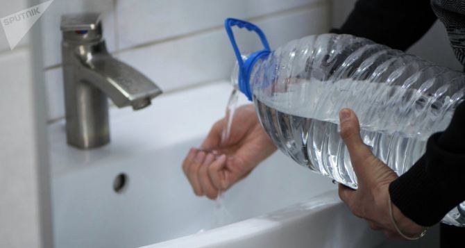 Три района Донецка отключат от воды 2 апреля. Жителей просят сделать суточный запас воды