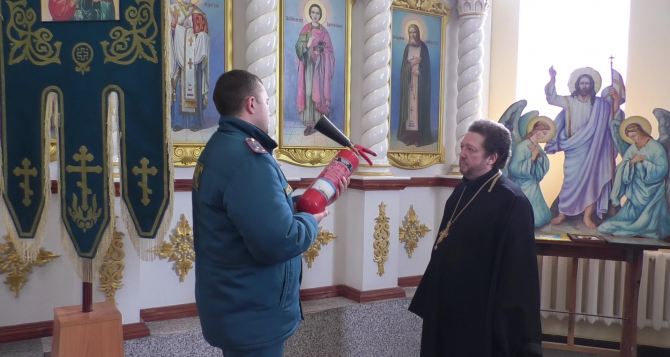 В Луганске провели рейд по православным храмам. ФОТО