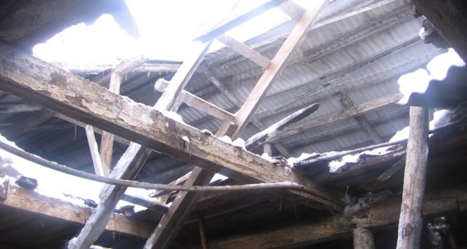 Под Луганском обрушился дом, погибла женщина