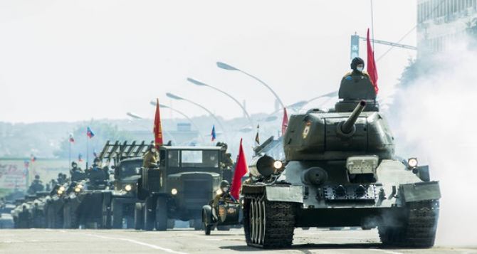 В Луганске отменили все мероприятия посвященные Дню Победы. Военный парад будет, но без зрителей