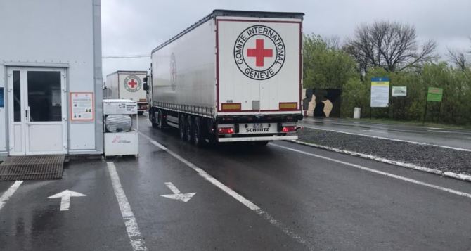 Красный Крест доставил более 100 тонн стройматериалов на оккупированный Донбасс