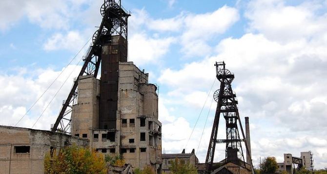Четырём шахтам Донбасса отключат свет за неуплату