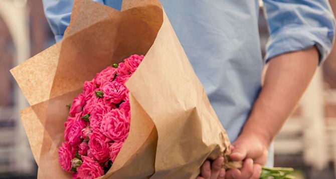 Как выбрать букет в подарок — интернет магазин цветов  «Лепестки»