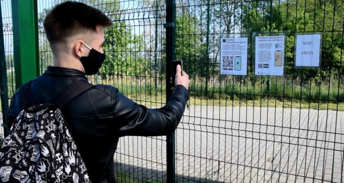 На КПВВ «Станица Луганская» украинские пограничники не пустили 16-летнего луганчанина, который ехал поступать в украинский ВУЗ