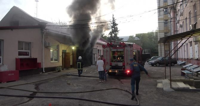 В Луганске горела больница №2. ФОТО