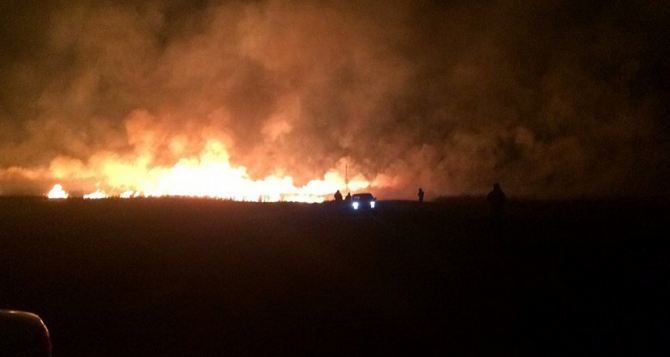 В центре Луганска сильный пожар