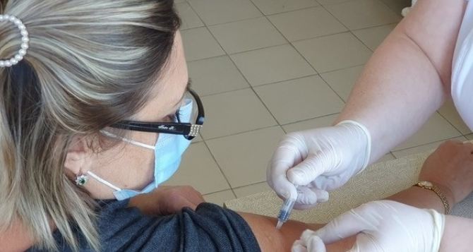 В Луганске объявили массовую вакцинацию