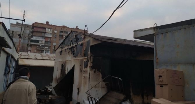В Луганске горел рынок в спальном районе. ФОТО