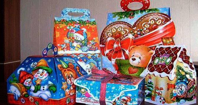 В Луганске начнут выдавать детям новогодние подарки 16 декабря