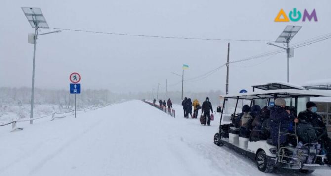 Вчера на пересечение КПВВ «Станица Луганская» решилось всего на всего 857 человек