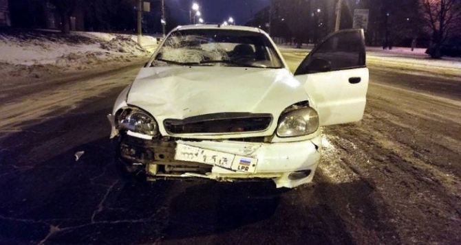 Двух тридцатилетних женщин сбил автомобиль в Алчевске. Одна погибла на месте, вторая в коме