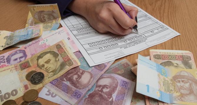Какой налог придется платить украинцам за денежные переводы, полученные на банковскую карту