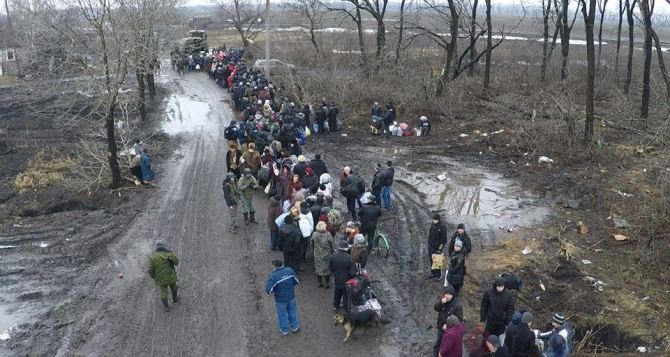 В Ростове создали оперативный штаб в связи с эвакуацией населения из Луганска и Донецка
