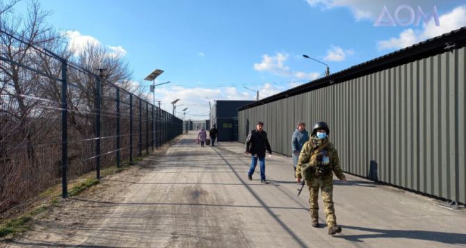 Как ни странно, увеличилось количество людей пересекающих КПВВ «Станица Луганская». Статистика за неделю
