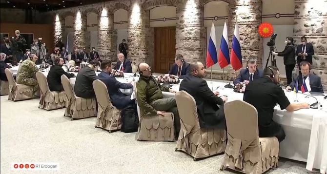 Когда станут известны итоги переговоров о мире между Украиной и Россией рассказали в Кремле