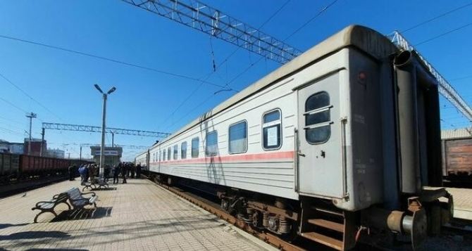 В марте «Луганская железная дорога» перевезла почти 30 тысяч пассажиров