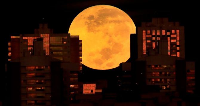 Полная луна 16 апреля изменит к лучшему жизнь трех знаков зодиака