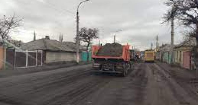 В Луганске снова начнут ремонт на улице Артема. Проезд закроют. Маршрутки пустят в обход