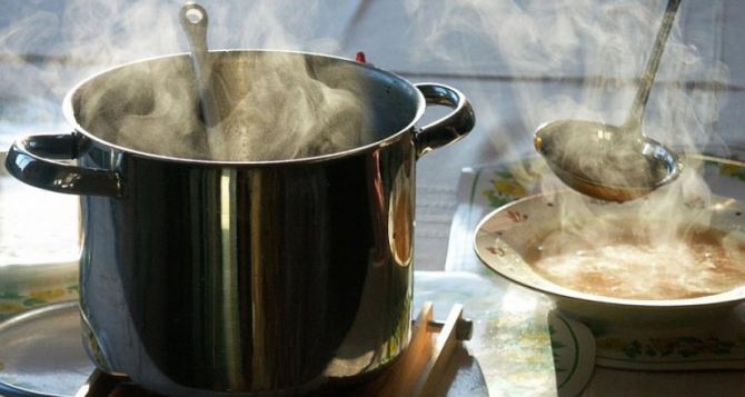 Восьмимесячный ребенок получил ожоги 15% тела, опрокинув на себя тарелку супа