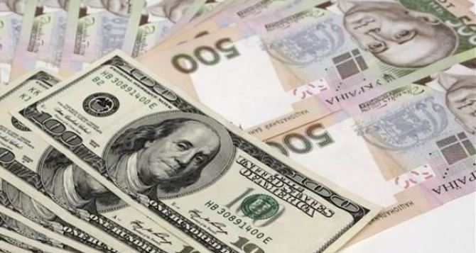 НБУ разрешил банкам продажи наличной валюты населению