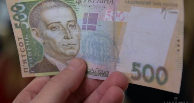 Фальшивые деньги в Украине распространяют таксисты