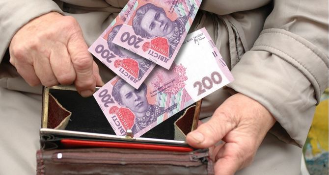 Кому в декабре прибавят 600 гривен к пенсии. Остальным тоже выплаты увеличат