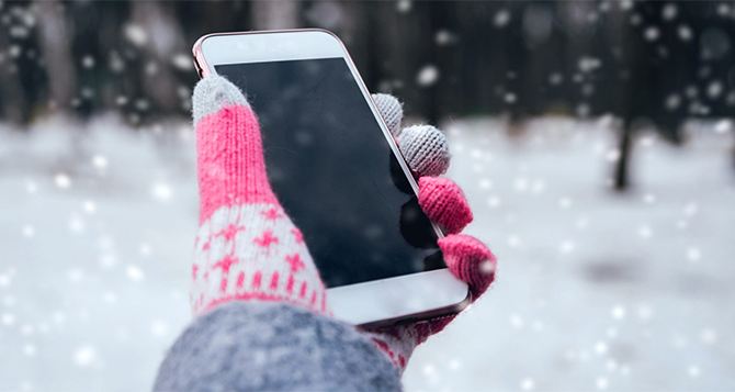 Телефон отключается на холоде: как сохранить батарею на морозе