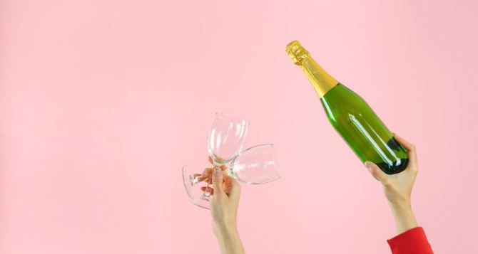 Шампанское не может стоить менее 1000 грн: как выбрать правильный напиток на Новый год