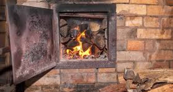 Что следует сделать, чтобы дрова горели в два раза дольше и давали больше тепла