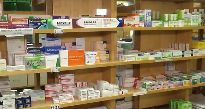 С прилавков украинских аптек начали исчезать популярные лекарства