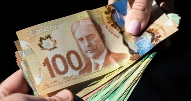 Украинцы в Канаде могут получить до $2 тысяч: как оформить выплаты