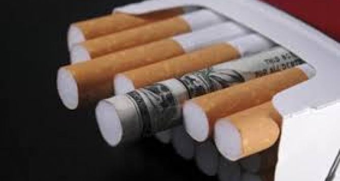 «Курильщики платят дважды»: Как теневой табак лишает нас денег