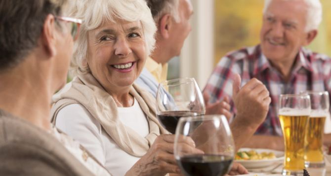 Алколечение: пиво и вино помогают предотвратить деменцию