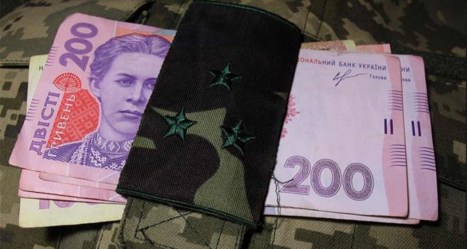 Пенсия минимум 4395 гривен и целый список доплат: хорошие новости для украинцев