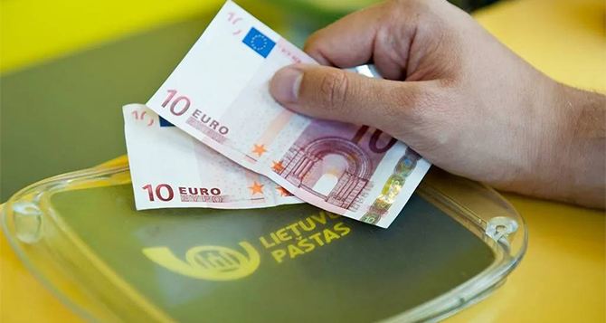 Евро продолжает падать: Курс валют на 27 февраля, банки, обменники и наличный рынок