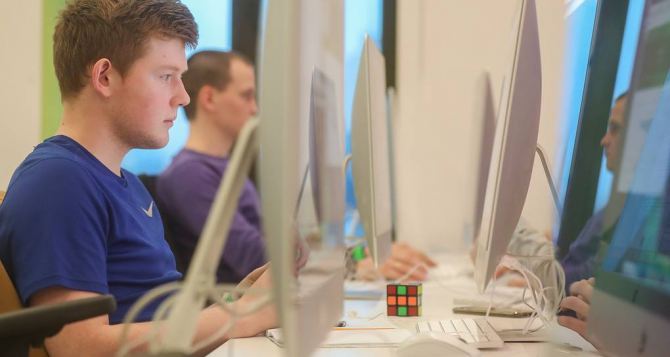 Курсы Front End: как получить перспективную и доходную профессию