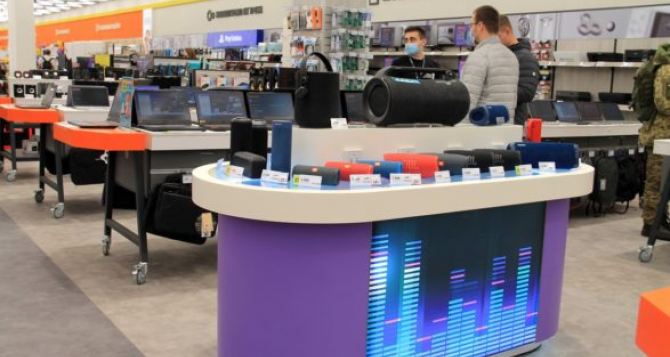 Украинский супермаркет открывается в Польше. Ищет работников среди граждан Украины