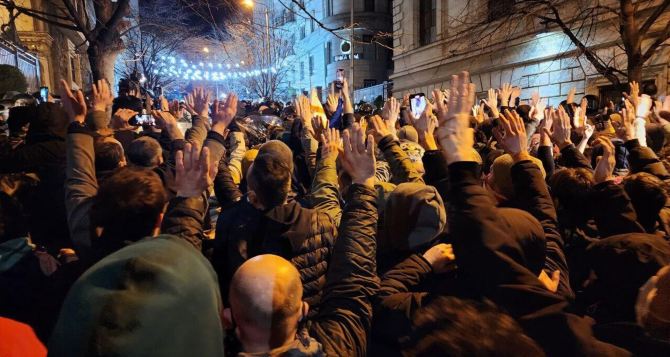 Президент Грузии поддержала протесты в Тбилиси из США