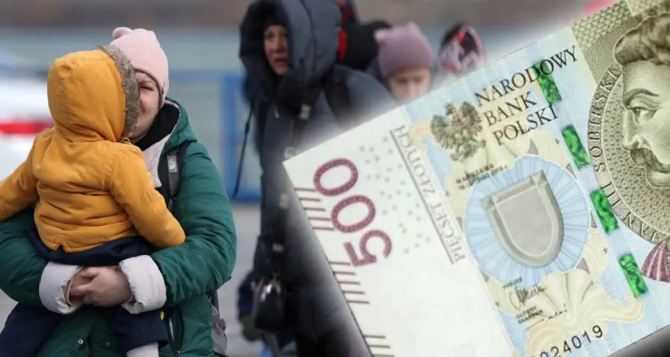 Некоторым украинцам придется вернуть выплаты Польше — какая причина