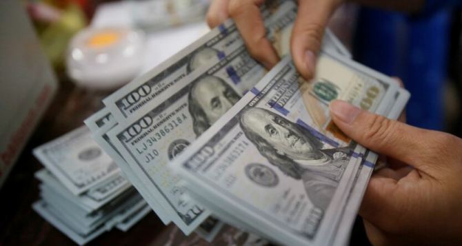 Обменники не принимают доллары: что не так с валютой
