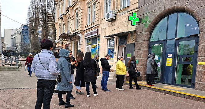 Украинцы испугались э-рецептов и ринулись в аптеки: в Минздраве успокоили