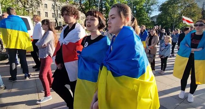 Эксперты назвали количество молодых людей, которые хотят вернуться в Украину «из-за бугра»