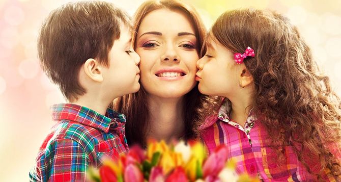 14 мая — Международный день матери. Какие еще праздники отмечают в этот день.