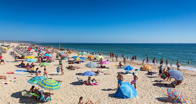 Пляжный сезон 2023 в Украине: удастся ли отдохнуть у моря, реки или озера в это непростое время